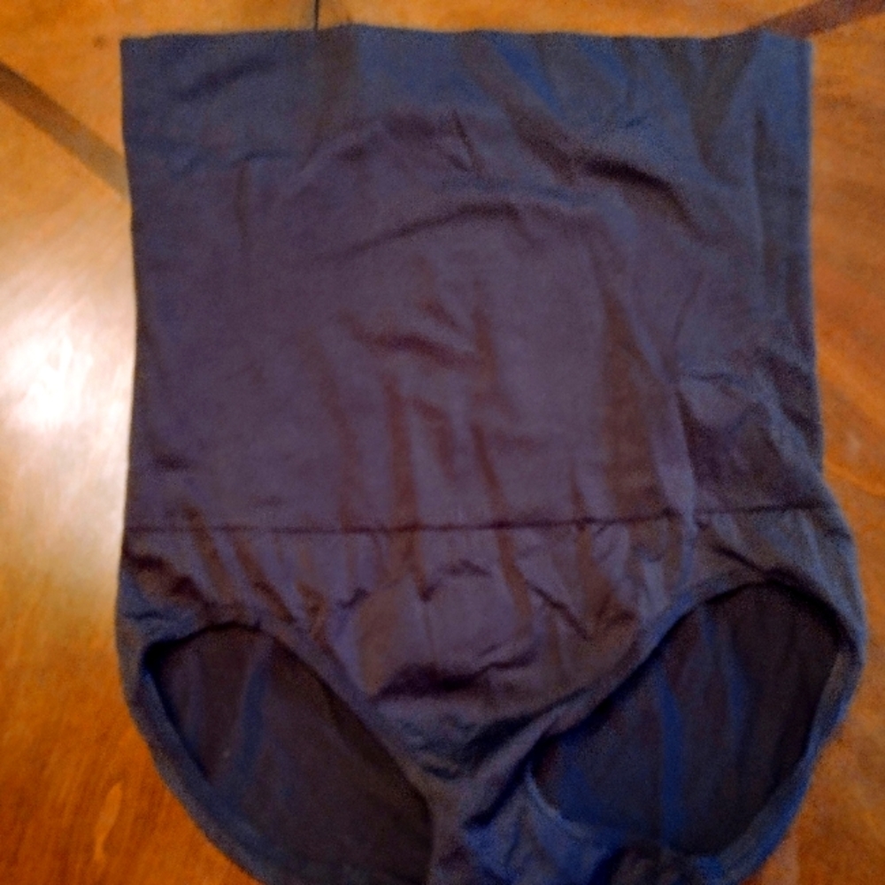 Maidenform shaper